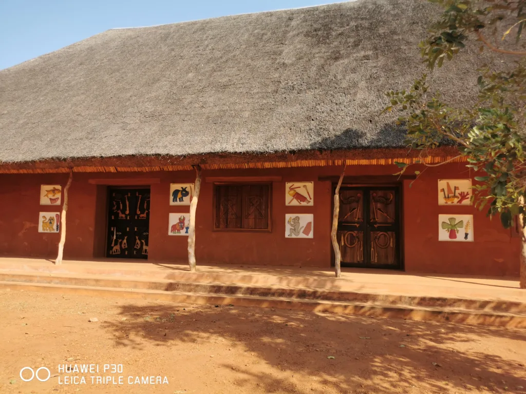 valorisation du patrimoine touristique et culturel du Bénin : Les travaux de réhabilitation et de la reconstitution de l’histoire coloniale du Bénin évoluent